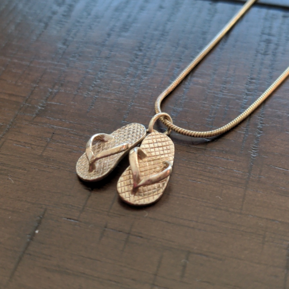 .925 Silver flip flop necklace - Picture 1 of 4